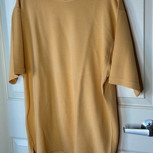 Butter Yellow Warmth Pure Silk Short Sleeve Ribbed Tee Relaxed Fit.  NWOT - Picture 1 of 5